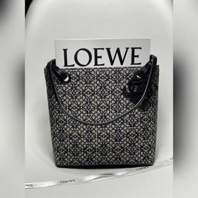 Сумка Loewe Square Tote С длинными ручкамиз кожи быка и кожаным б