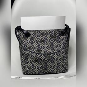 Сумка Loewe Square Tote С длинными ручкамиз кожи быка и кожаным б