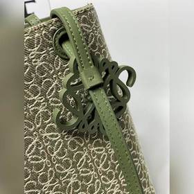 Сумка Loewe Square Tote С длинными ручкамиз кожи быка и кожаным б