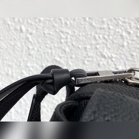 Luigi Loewe Military Messenger XS Изготовлена из импортной кожи с