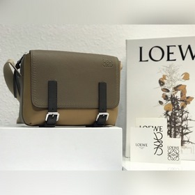 Military Messenger XS Small Messenger Bag от Loewe, цвет： песочны