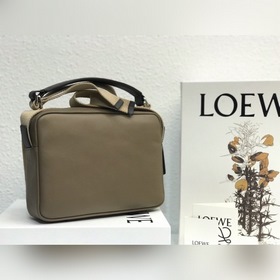 Military Messenger XS Small Messenger Bag от Loewe, цвет： песочны