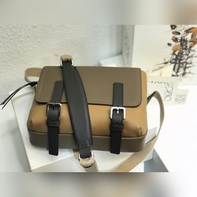 Military Messenger XS Small Messenger Bag от Loewe, цвет： песочны