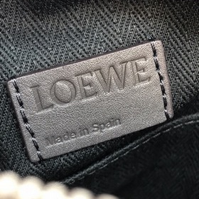 Military Messenger XS Small Messenger Bag от Loewe, цвет： песочны