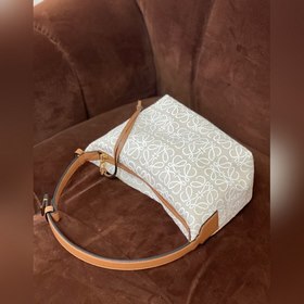 Луи Виттон Маленькая сумка для обеда Cubi В этом сезоне радость д