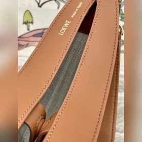 Loewe Маленькая сумка Moon Сумка под мышку в форме полумесяца М