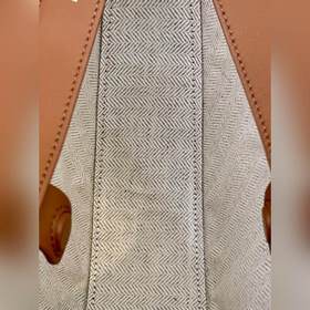 Loewe Маленькая сумка Moon Сумка под мышку в форме полумесяца М