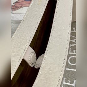 Loewe Маленькая сумка Moon Сумка под мышку в форме полумесяца М