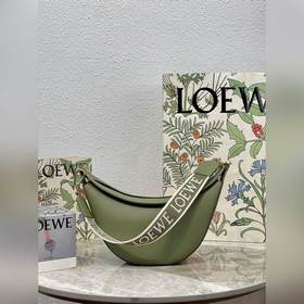 Сумка Luna серии Luna от Loewe, полукруглая сумка-хобо, модель： L