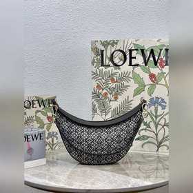 Сумка Luna серии Luna от Loewe, полукруглая сумка-хобо, модель： L