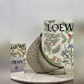 Сумка Luna серии Luna от Loewe, полукруглая сумка-хобо, модель： L