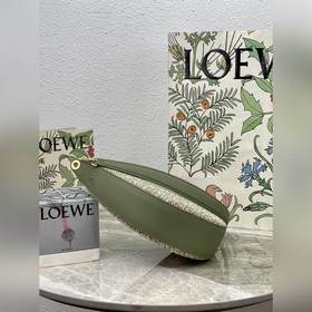 Сумка Luna серии Luna от Loewe, полукруглая сумка-хобо, модель： L