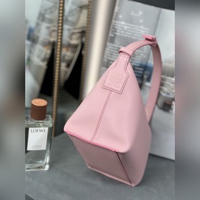 Луи Виттон Маленькая сумка из кожи тельца Розовый Сумка Cubi — эт