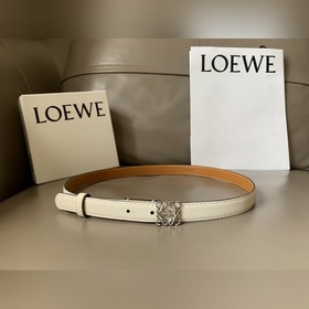LOEWE Женский тонкий ремень из мягкой кожи теленка с палевой отде