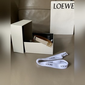LOEWE Женский тонкий ремень из мягкой телячьей кожи с палиазой и 