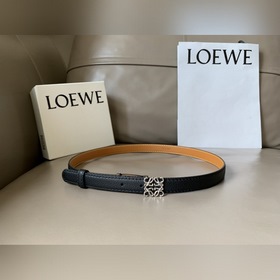 LOEWE Женский тонкий ремень из мягкой телячьей кожи с палиазой и 