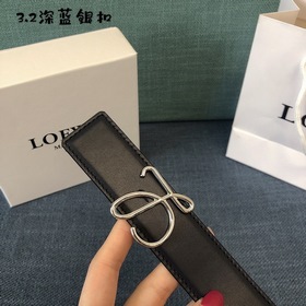 Женский ремень Loewe с точно выполненной пряжкой из итальянской к