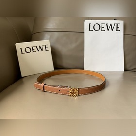 LOEWE Женский тонкий ремень из мягкой кожи теленка с палевой отде
