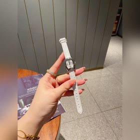 Longines Small Classic с тремя стрелками календарем Эта модель яв