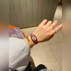 Longines Small Classic с тремя стрелками календарем Эта модель яв