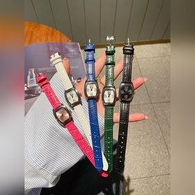 Longines Small Classic с тремя стрелками календарем Эта модель яв