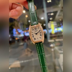 Longines Small Classic с тремя стрелками календарем Эта модель яв