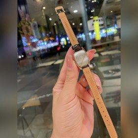 Longines Small Classic с тремя стрелками календарем Эта модель яв