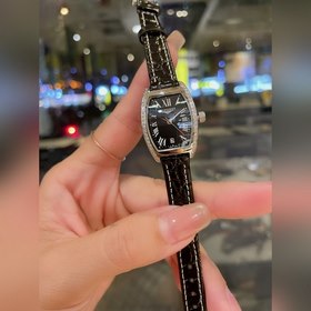 Longines Small Classic с тремя стрелками календарем Эта модель яв