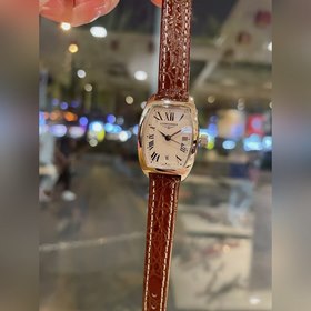 Longines Small Classic с тремя стрелками календарем Эта модель яв