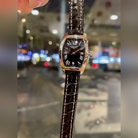 Longines Small Classic с тремя стрелками календарем Эта модель яв