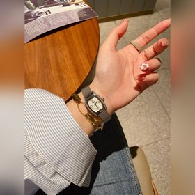 Longines Small Classic с тремя стрелками календарем Эта модель яв