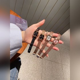 Longines Small Classic с тремя стрелками календарем Эта модель яв
