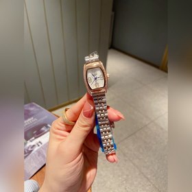Longines Small Classic с тремя стрелками календарем Эта модель яв