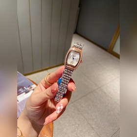 Longines Small Classic с тремя стрелками календарем Эта модель яв