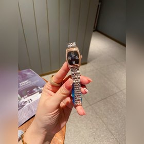 Longines Small Classic с тремя стрелками календарем Эта модель яв