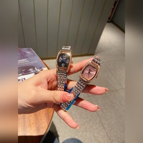 Longines Small Classic с тремя стрелками календарем Эта модель яв