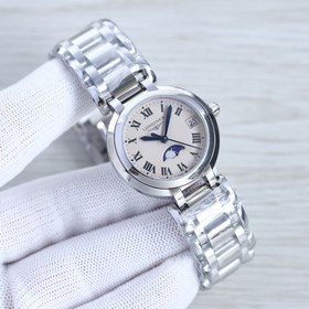 Часы Longines Heart Moon с лунными фазами – это элегантность в чи