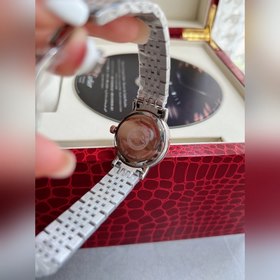 Часы Longines серии Conquest Classic Новые часы остаются верными