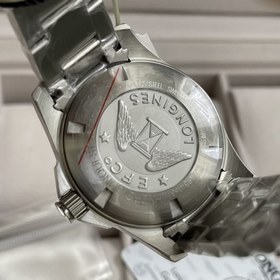Longines Conquest [Корпус] Размеры часы： 41 х 12 мм. Корпус из не