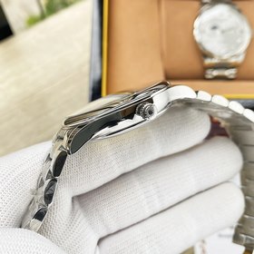 Элегантные мужские часы Longines с впечатляющим ажурным дизайном 