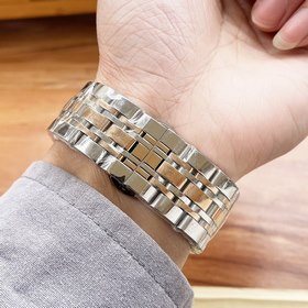 Longines — высококачественные мужские часы с лаконичным дизайном 
