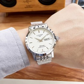 Longines - Серия традиционных часов / Серия 1832 Механизм Оснащен