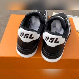 LV Trainer Спортивные кроссовки для пар Изготовлены из кожи по ин