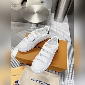 Спортивные кроссовки LV Time Out Изготовлены из гладкой кожи быка