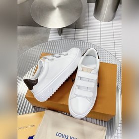 Спортивные кроссовки LV Time Out Изготовлены из гладкой кожи быка