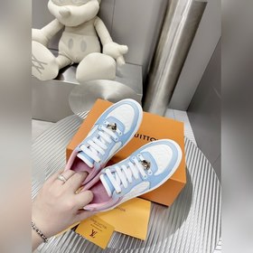 Спортивные кроссовки LV Time Out Классическая форма из гладкой ко