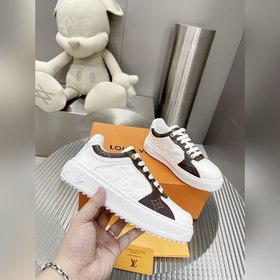 Спортивные кроссовки LV Time Out Классическая форма из гладкой ко