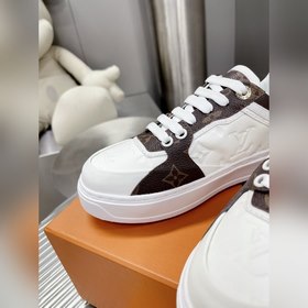 Спортивные кроссовки LV Time Out Классическая форма из гладкой ко
