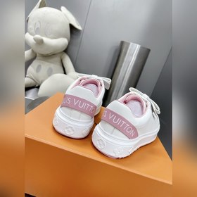 Спортивные кроссовки LV Time Out Классическая форма из гладкой ко