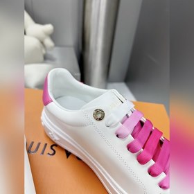 Спортивные кроссовки LV Time Out Классическая форма из гладкой ко